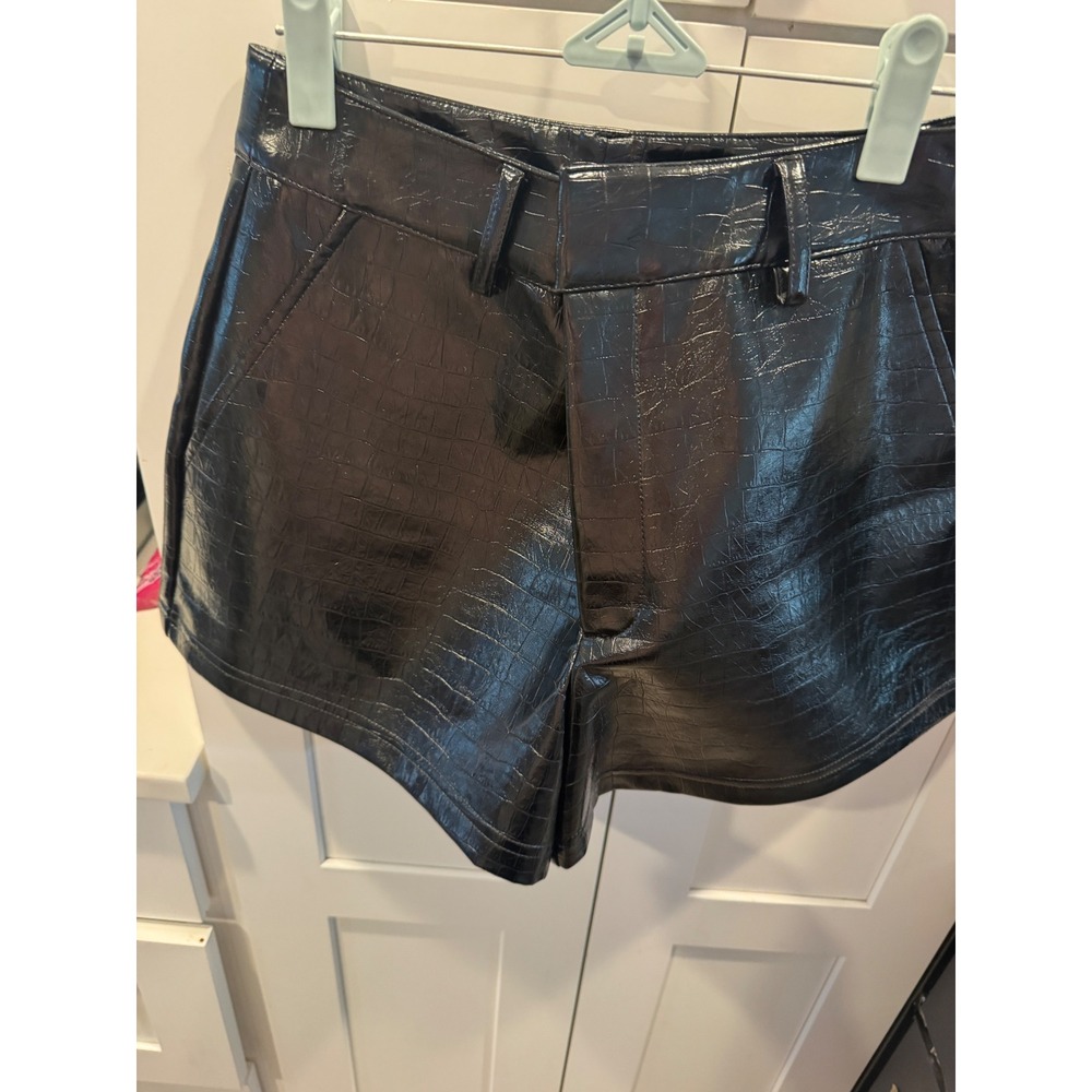 Noli Womens Black Croc Embossed Faux Leather Shorts Vegan Size 4 High Shine
